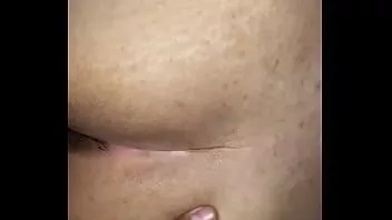 play Dădacă drăguță este futută când stăpânul vine acasă