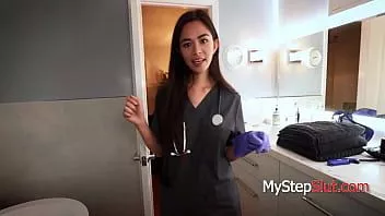 تشغيل ابنة زوجتي هي طبيبي أيضًا - سكارليت أليكسيس