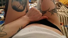 Abspielen Intensive Dildo-Selbstfick-Session eines geilen Teenagers