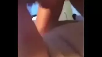 play 辣妈在他的大学宿舍里乱搞儿子的朋友