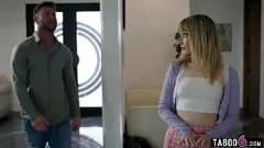 play La belle-fille adolescente de 18 ans Demi Hawks devient rude et méchante avec le beau-père