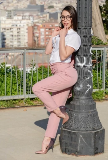 अभिनेता Anastasia Brokelyn