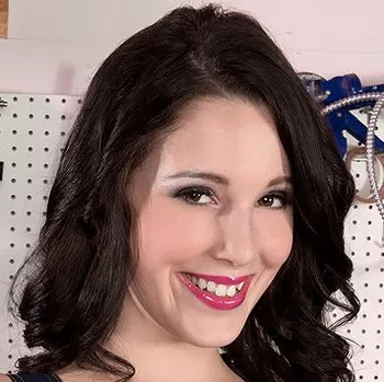 Pornstar Noelle Easton