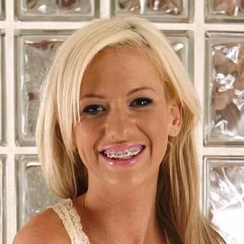 Pornstar Kaylee Hilton